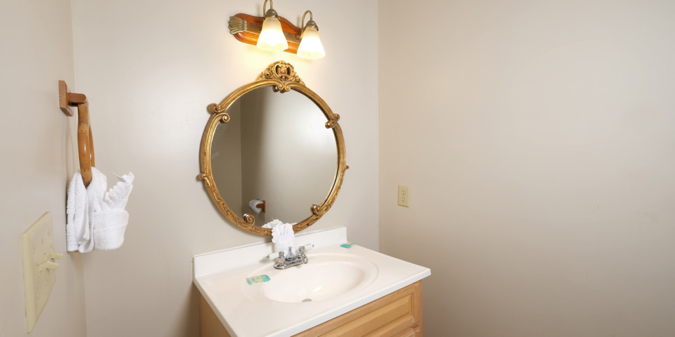 Gatlinburg - Gigi's Getaway - Bathroom