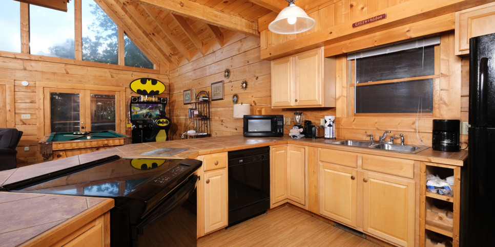 Gatlinburg - Gigi's Getaway - Kitchen