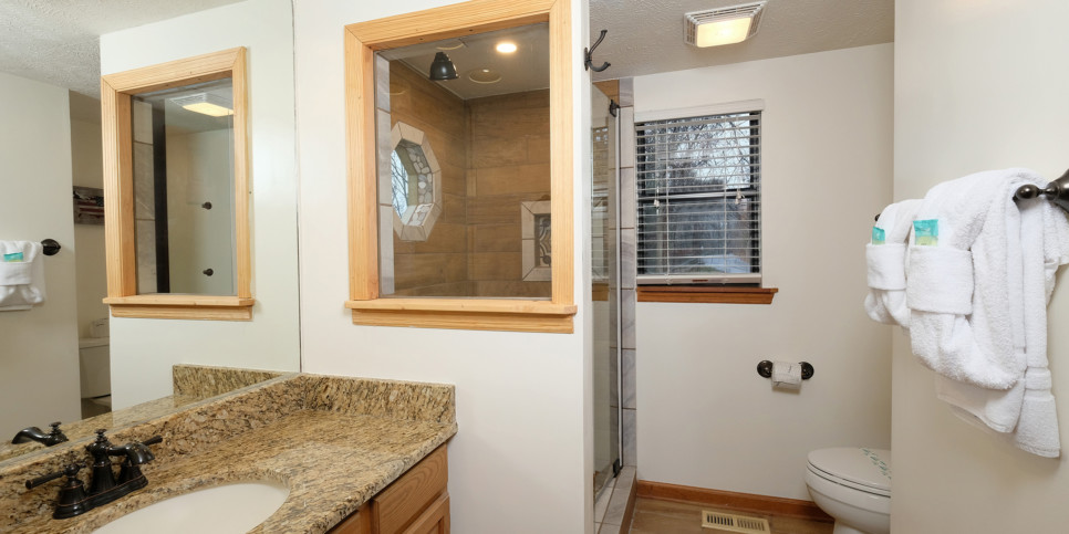 Gatlinburg - Holly Tree Cabin 936 - Bathroom