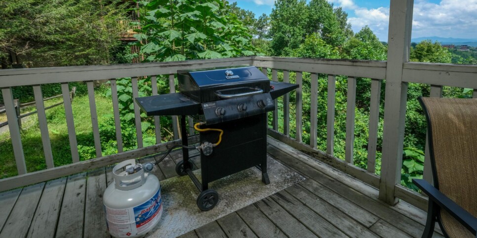 Gatlinburg Cabin - Holly Tree Cabin - Exterior