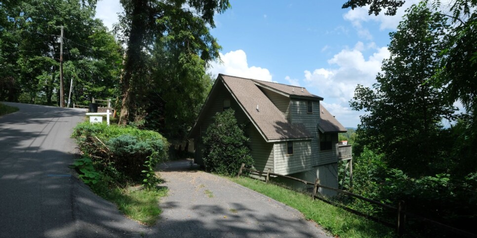 Gatlinburg Cabin - Holly Tree Cabin - Exterior