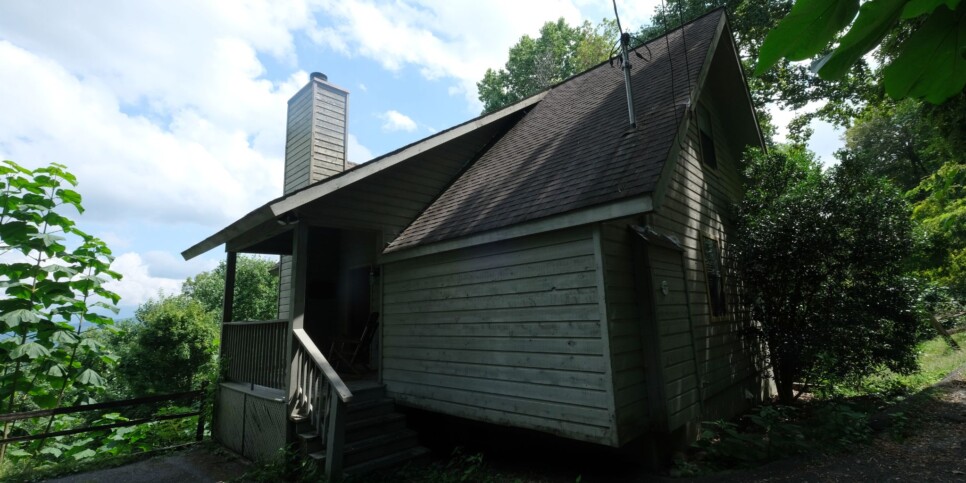 Gatlinburg Cabin - Holly Tree Cabin - Exterior