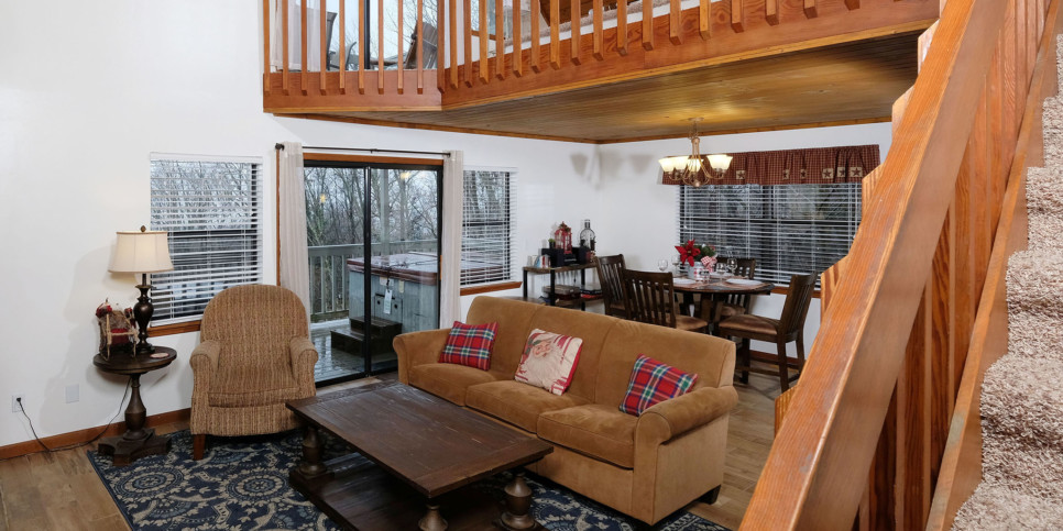Gatlinburg - Holly Tree Cabin 936 - Living Room