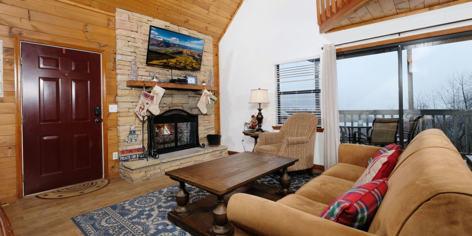 Gatlinburg - Holly Tree Cabin 936 - Living Room