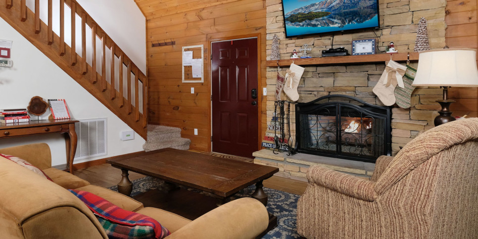 Gatlinburg - Holly Tree Cabin 936 - Living Room