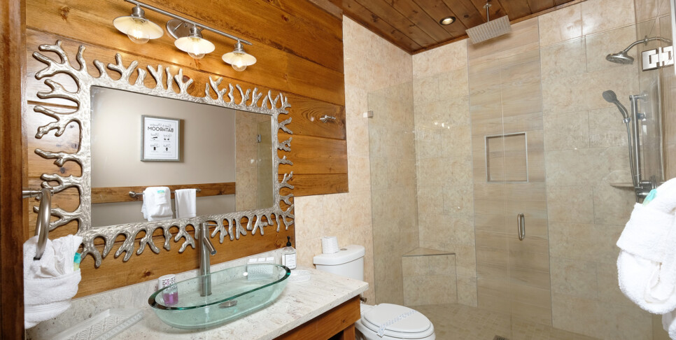 Gatlinburg - Looking Glass - Bathroom