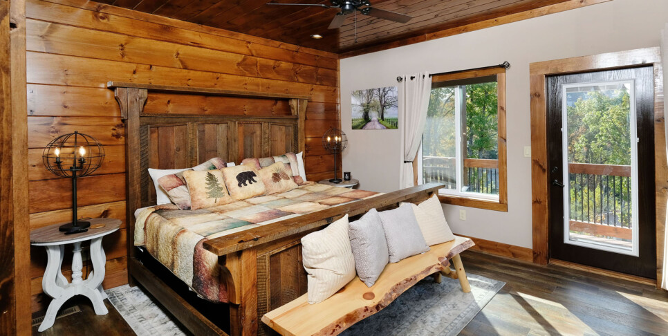 Gatlinburg - Looking Glass - Bedroom