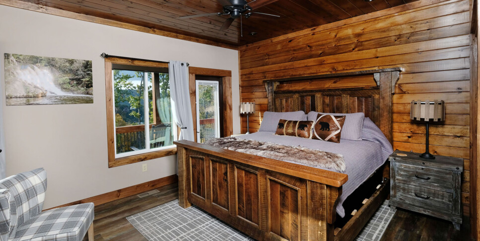 Gatlinburg - Looking Glass - Bedroom