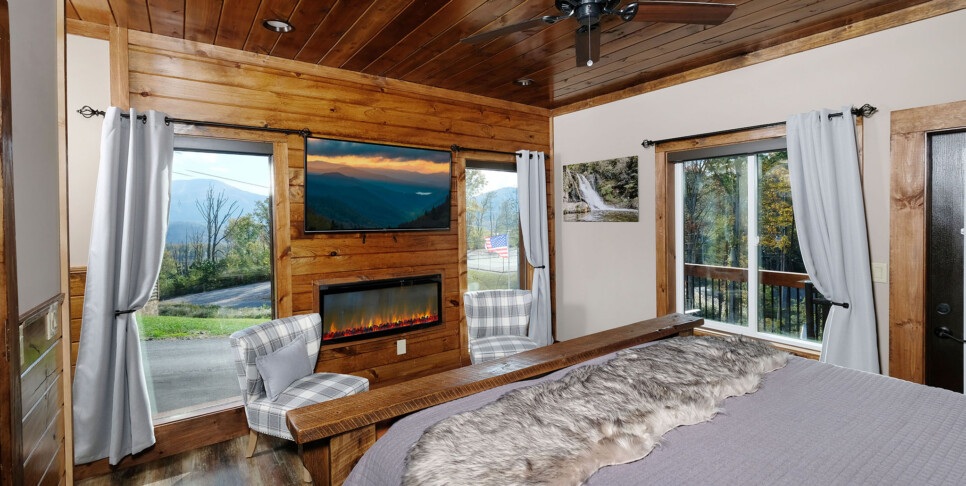 Gatlinburg - Looking Glass - Bedroom