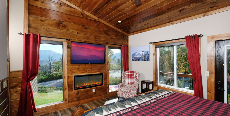 Gatlinburg - Looking Glass - Bedroom