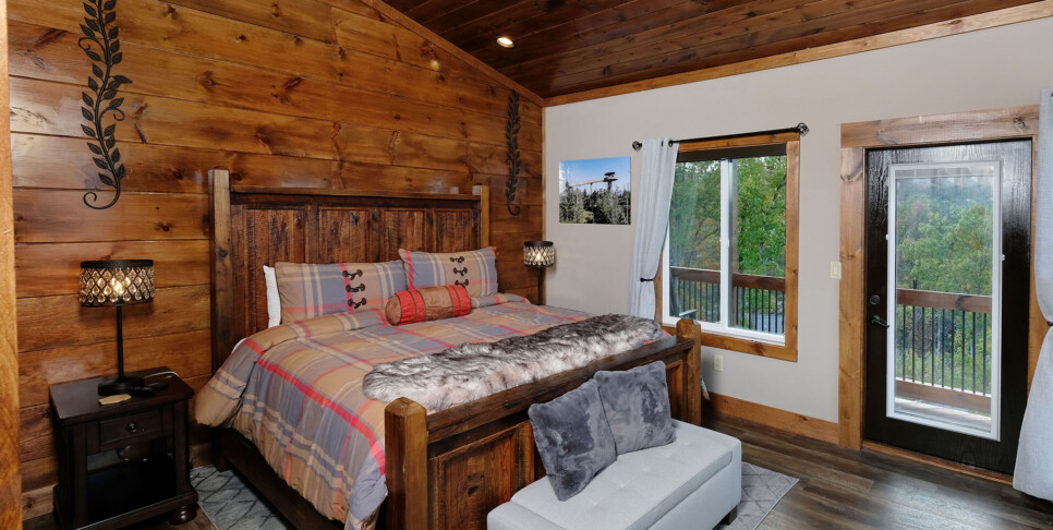 Gatlinburg - Looking Glass - Bedroom