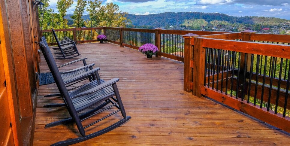 Gatlinburg - Looking Glass - Exterior