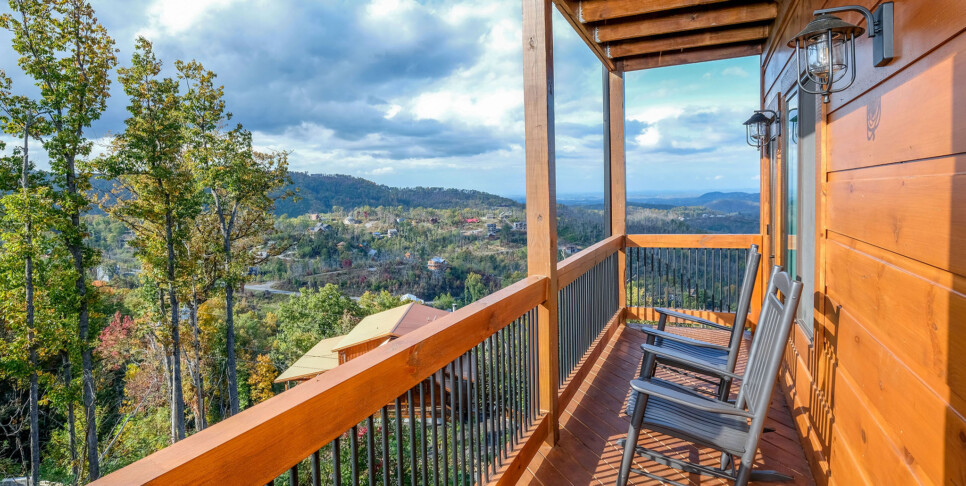 Gatlinburg - Looking Glass - Exterior