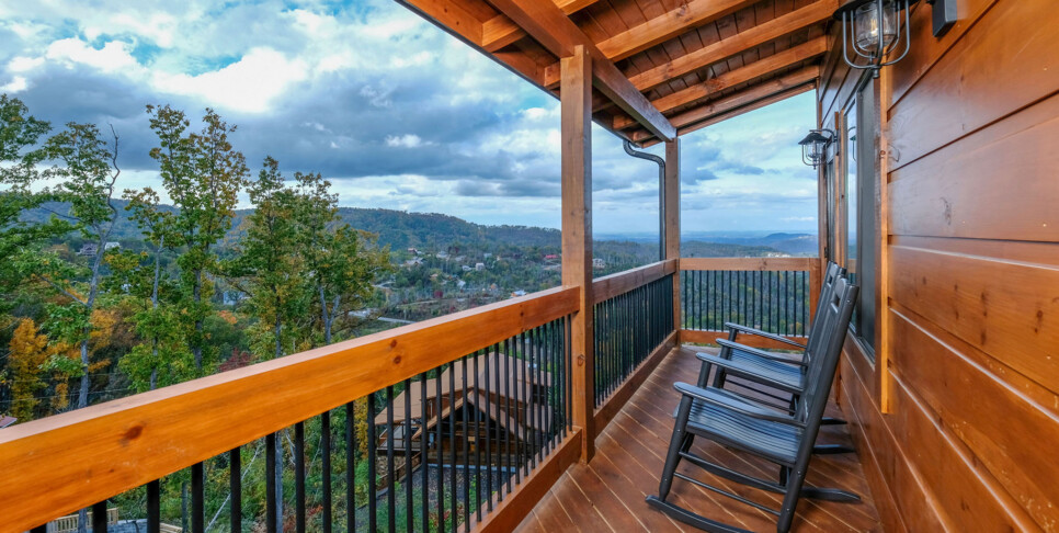Gatlinburg - Looking Glass - Exterior