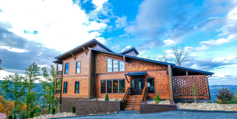 Gatlinburg - Looking Glass - Exterior