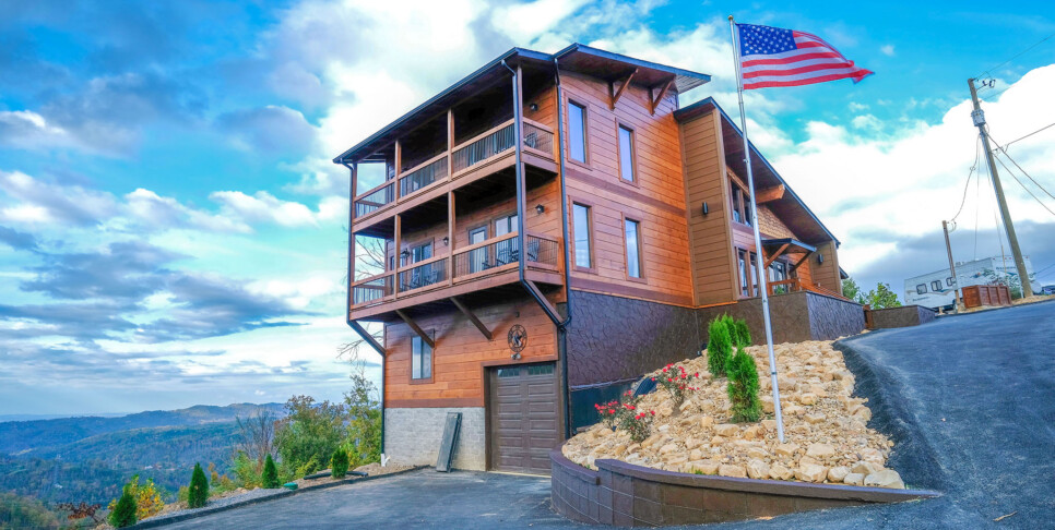 Gatlinburg - Looking Glass - Exterior