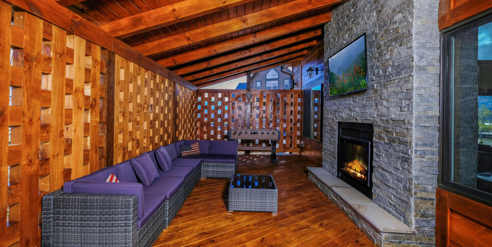 Gatlinburg - Looking Glass - Exterior