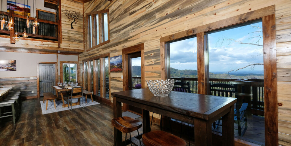 Gatlinburg - Looking Glass - Living Room