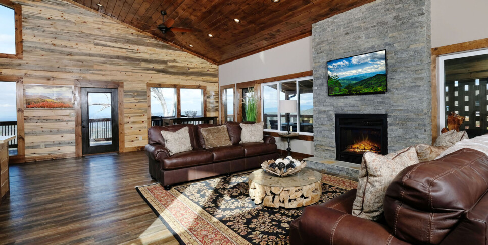 Gatlinburg - Looking Glass - Living Room