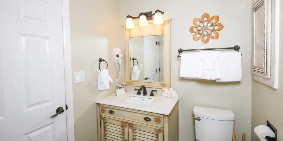 Majestic Getaway - Bathroom