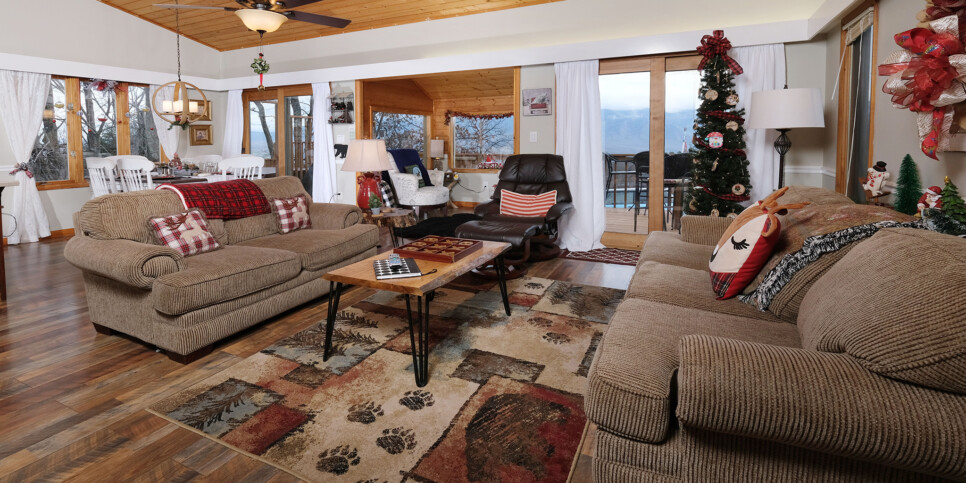 Majestic Getaway - Living Room