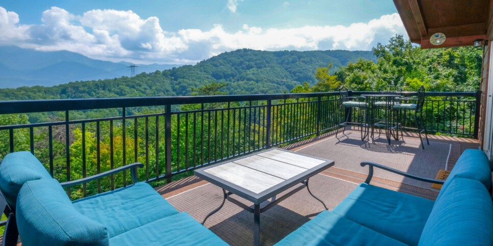 Gatlinburg Cabin - A Million Dollar View - Exterior