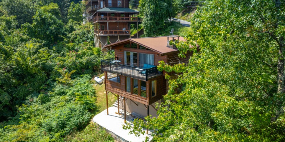 Gatlinburg Cabin - A Million Dollar View - Exterior