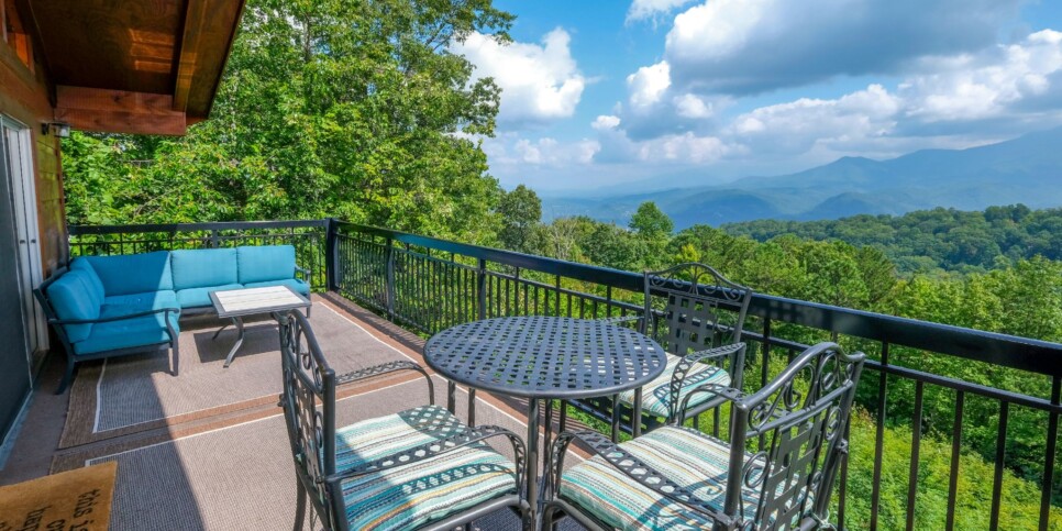 Gatlinburg Cabin - A Million Dollar View - Exterior