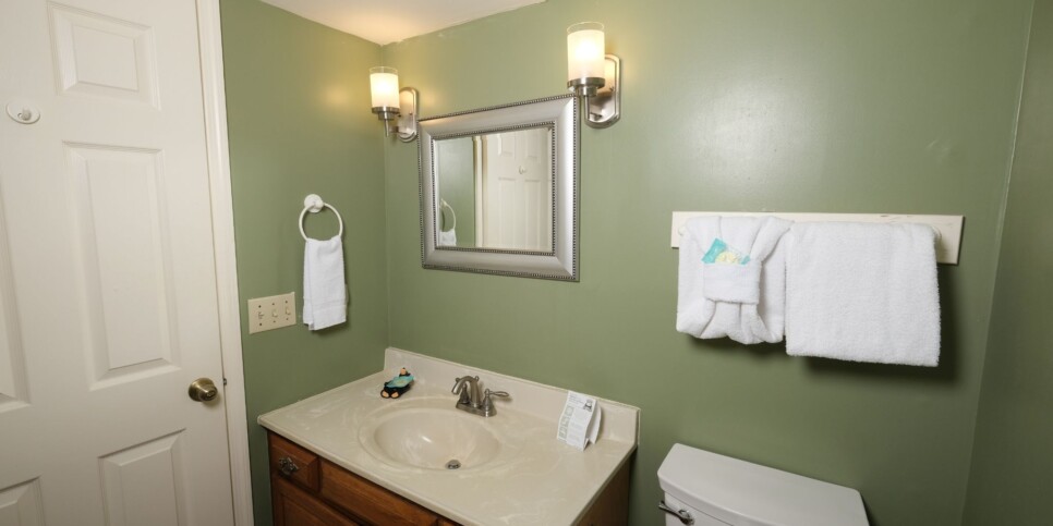 Gatlinburg - Mountain Therapy - Bathroom