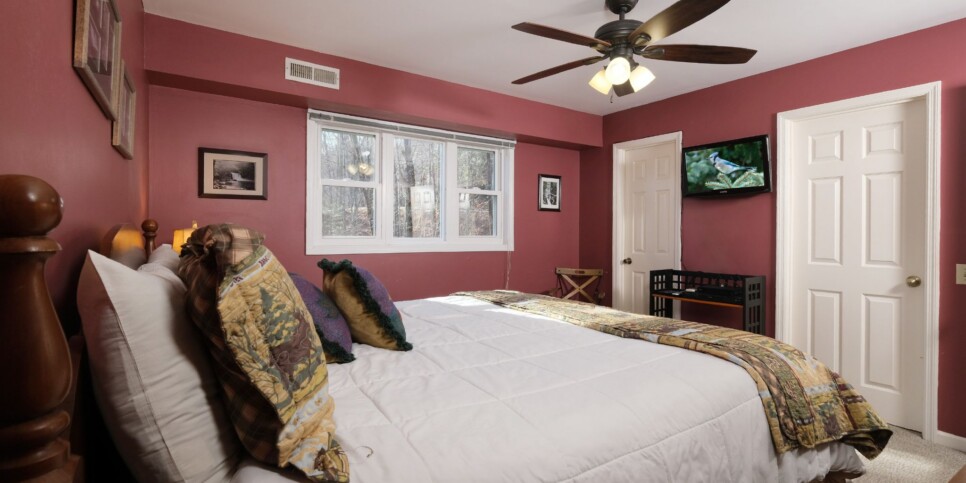 Gatlinburg - Mountain Therapy - Bedroom