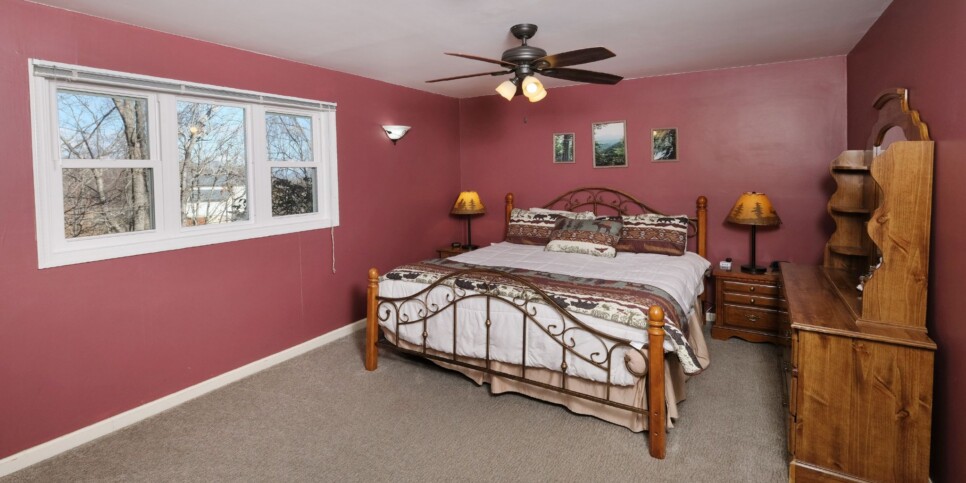 Gatlinburg - Mountain Therapy - Bedroom