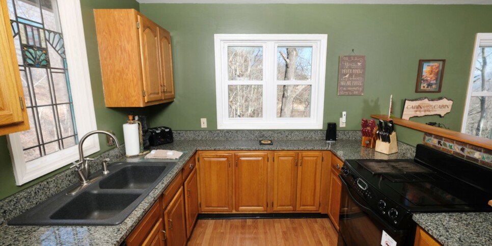 Gatlinburg - Mountain Therapy - Kitchen