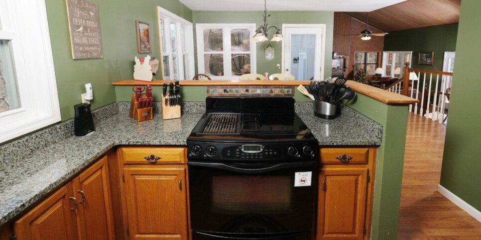 Gatlinburg - Mountain Therapy - Kitchen