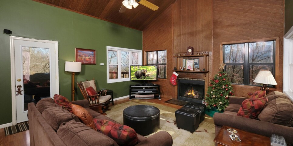 Gatlinburg - Mountain Therapy - Living Room