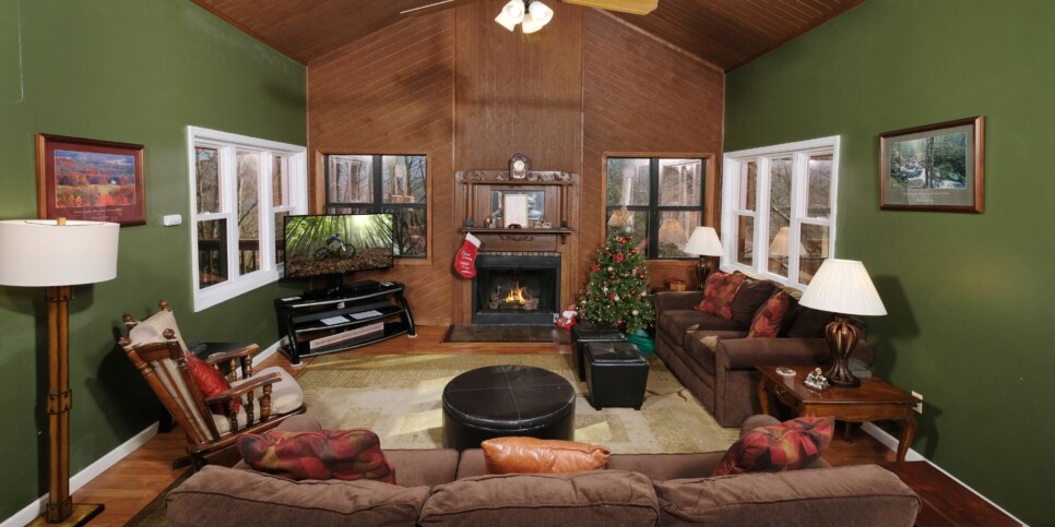 Gatlinburg - Mountain Therapy - Living Room