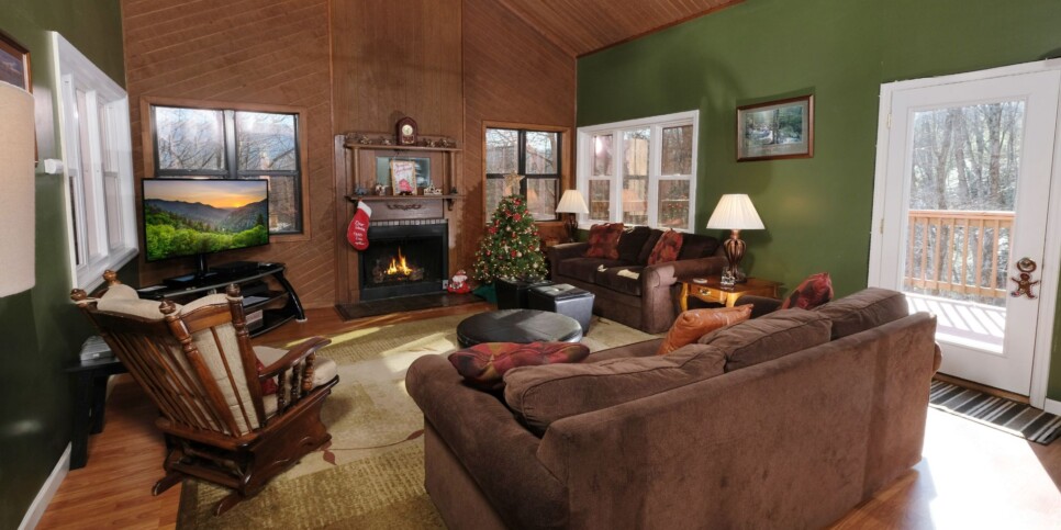 Gatlinburg - Mountain Therapy - Living Room