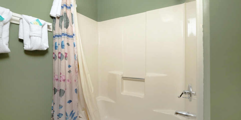Gatlinburg - Mountain Therapy 1123 - Bathroom