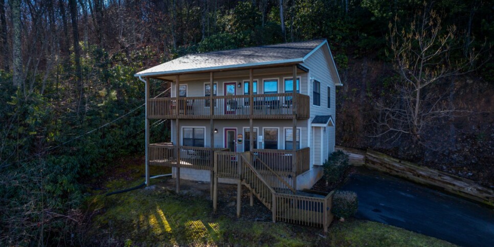 Gatlinburg Cabin Rental - Among The Clouds 2240 - Exterior