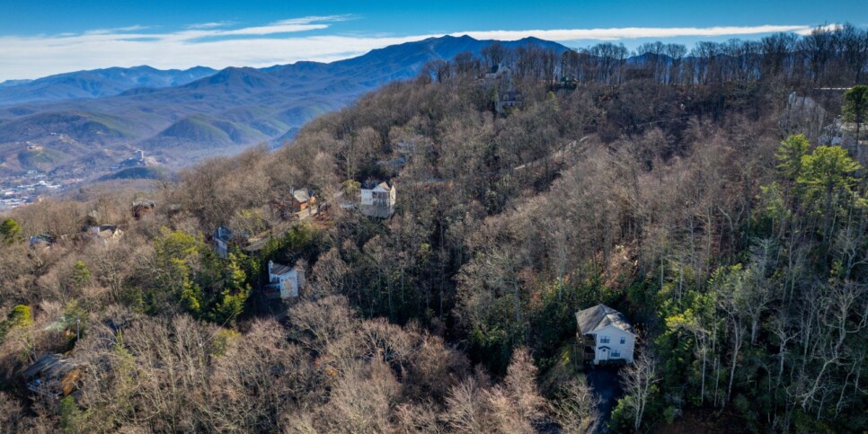 Gatlinburg Cabin Rental - Among The Clouds 2240 - Exterior
