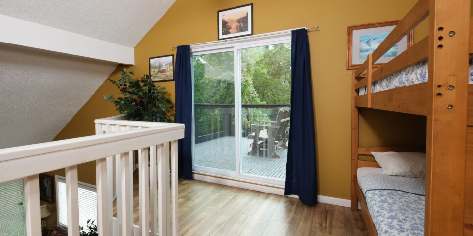 Gatlinburg Cabin - Bear Hugs - Bedroom