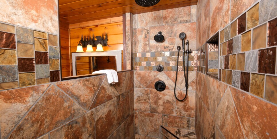 Chalet Village Cabin - Patriots Den - Bathroom