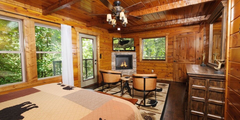 Chalet Village Cabin - Patriots Den - Bedroom