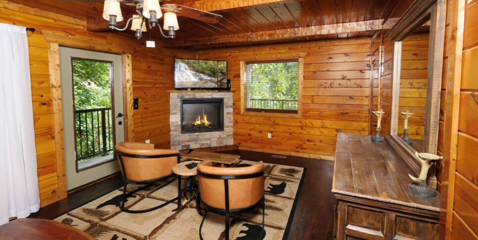 Chalet Village Cabin - Patriots Den - Bedroom