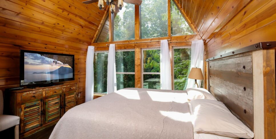 Chalet Village Cabin - Patriots Den - Bedroom