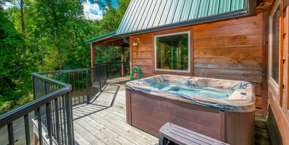 Chalet Village Cabin - Patriots Den - Exterior