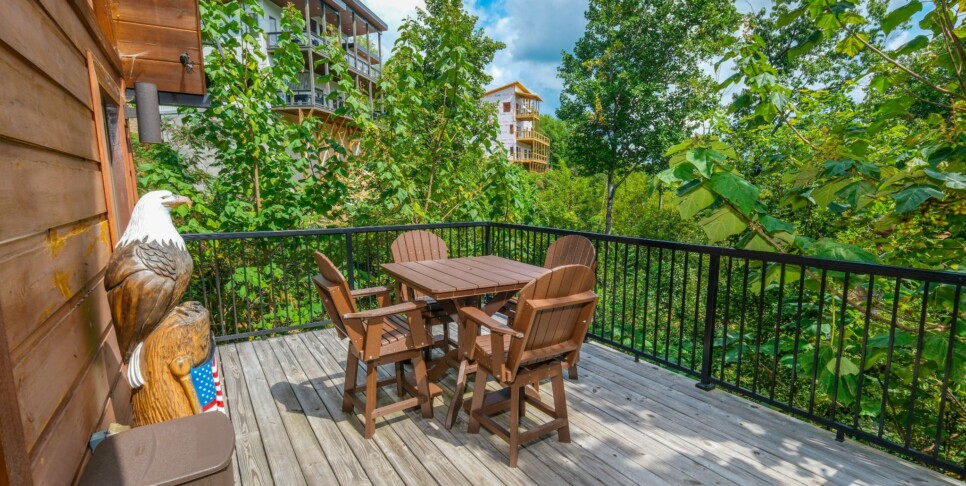 Chalet Village Cabin - Patriots Den - Exterior