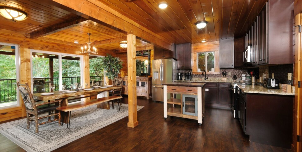 Chalet Village Cabin - Patriots Den - Kitchen