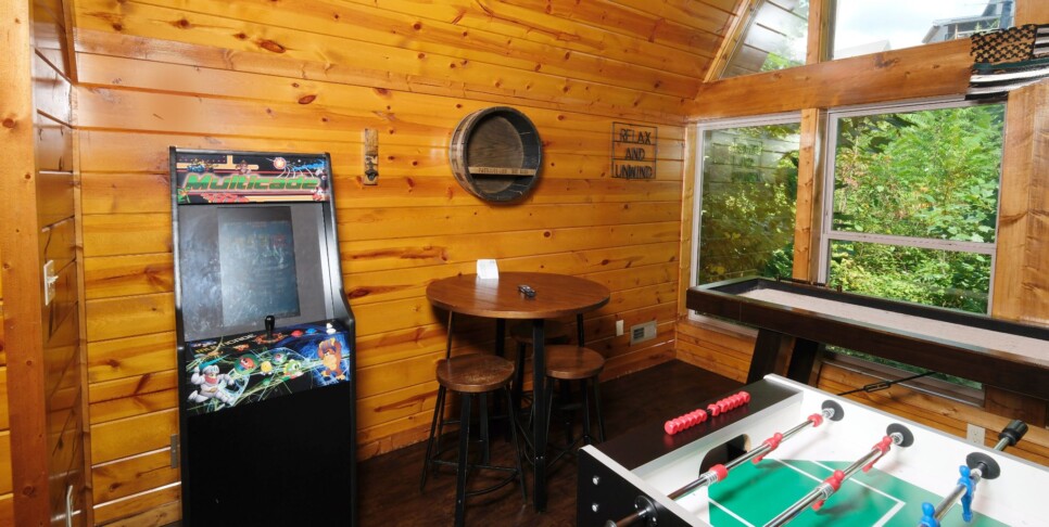 Chalet Village Cabin - Patriots Den - Rec Room