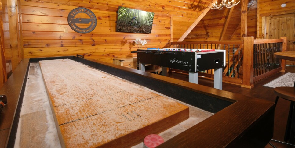 Chalet Village Cabin - Patriots Den - Rec Room