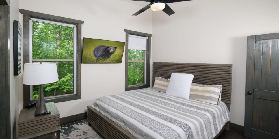 Chalet Village Cabin - Whitney's Way - Bedroom